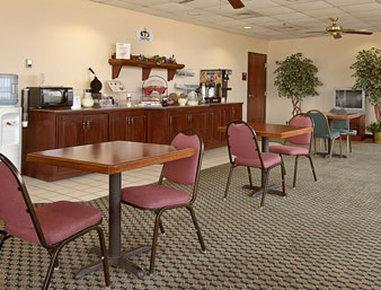 Hotel Super 8 By Wyndham Indianola Zewnętrze zdjęcie