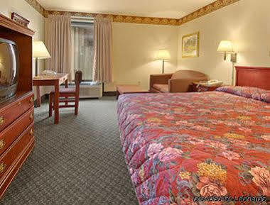 Hotel Super 8 By Wyndham Indianola Zewnętrze zdjęcie